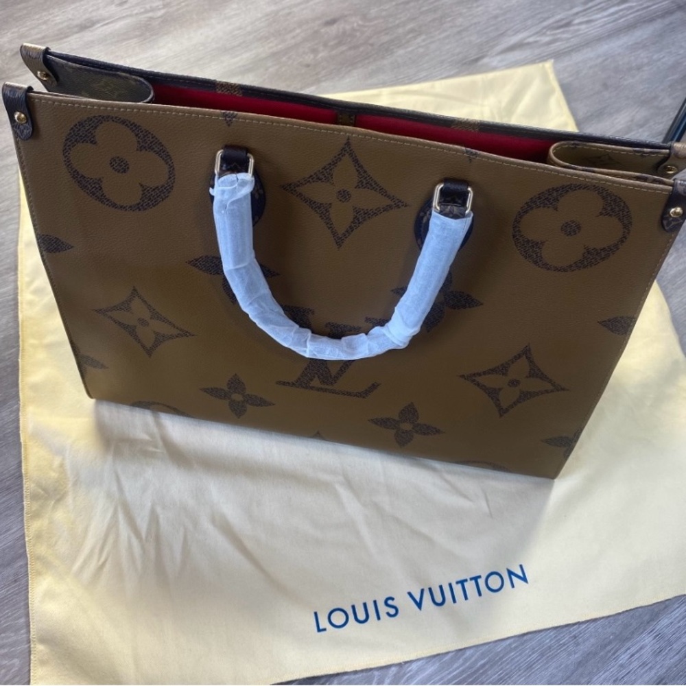 OnTheGo GM Tote Monogram Reverse Canvas Brown Bag - Picture 9 of 15